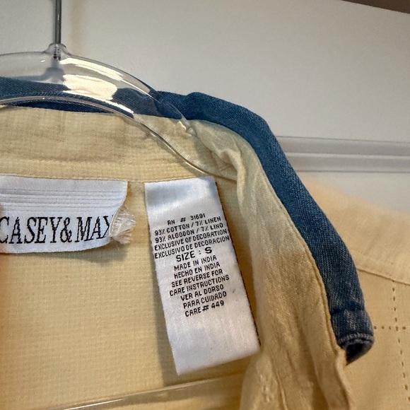 Vintage Yellow Floral Embroidered Shirt with Denim Collar - Picture 8 of 9